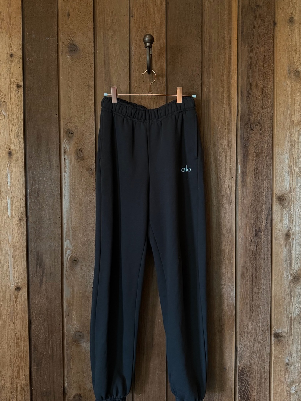 ALO Yoga Accolade Sweatpant in Espresso